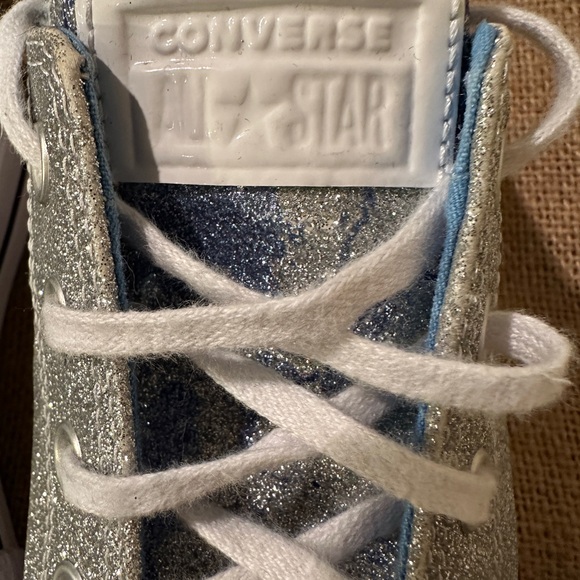 Women’s CONVERSE Silver Sparkle Glitter Sneakers Size 9 - Picture 4 of 15